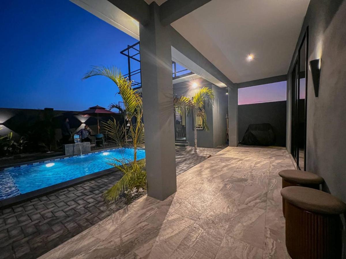 The Luxury Villa -Private Pool- Pantai Cenang  Eksteriør bilde
